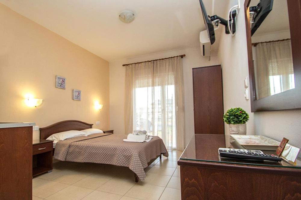 Denis Studios And Apartments Paralia Katerinis Luaran gambar